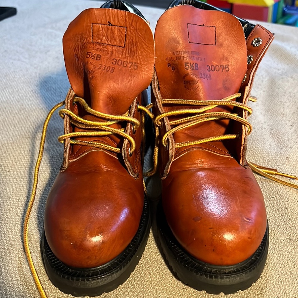 Vintage Red Wing shoes, size 5.5b(37), like new